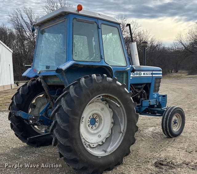 Image of Ford 6700 equipment image 4