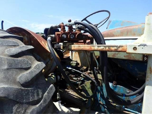 Image of Ford 7000 equipment image 3