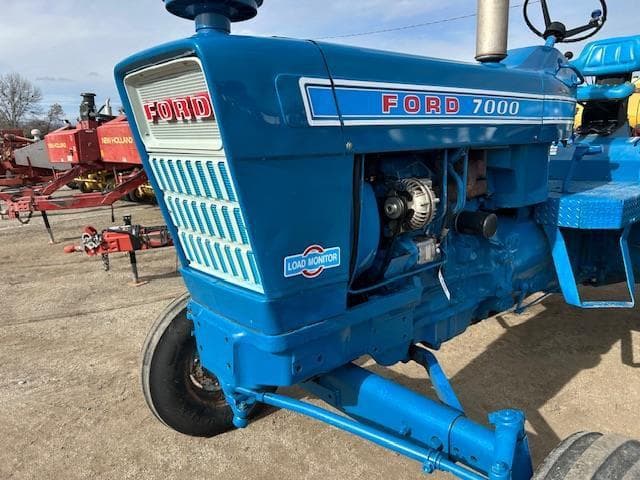 Image of Ford 7000 equipment image 4
