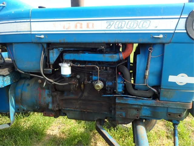 Image of Ford 7000 equipment image 4