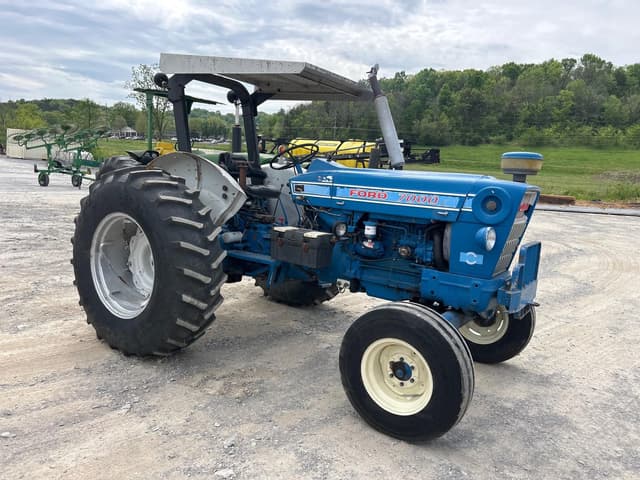 Image of Ford 7000 equipment image 3