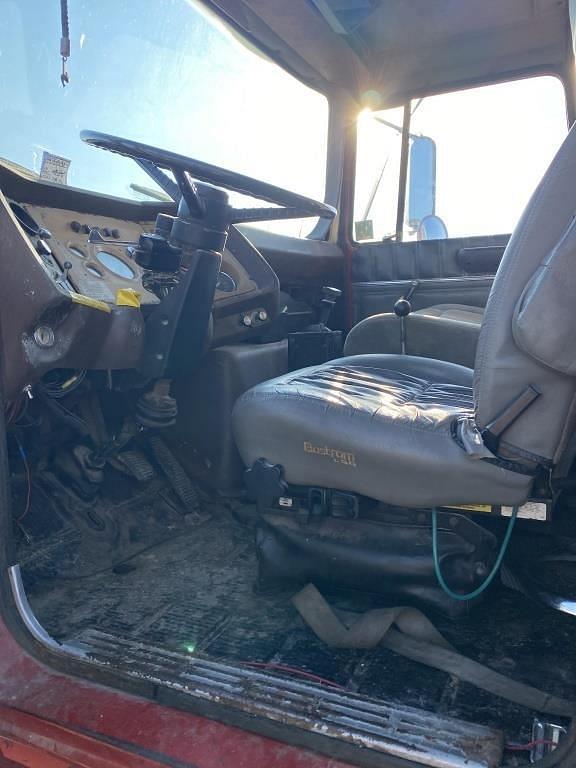 Image of Ford 7000 equipment image 4
