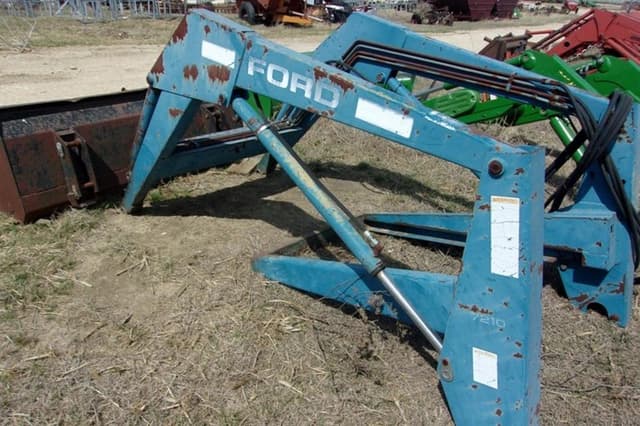 Image of Ford 7210 equipment image 2