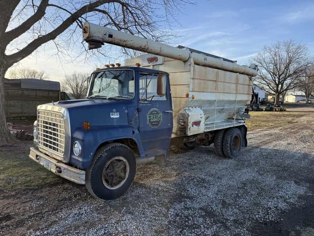 Image of Ford F-750 equipment image 1