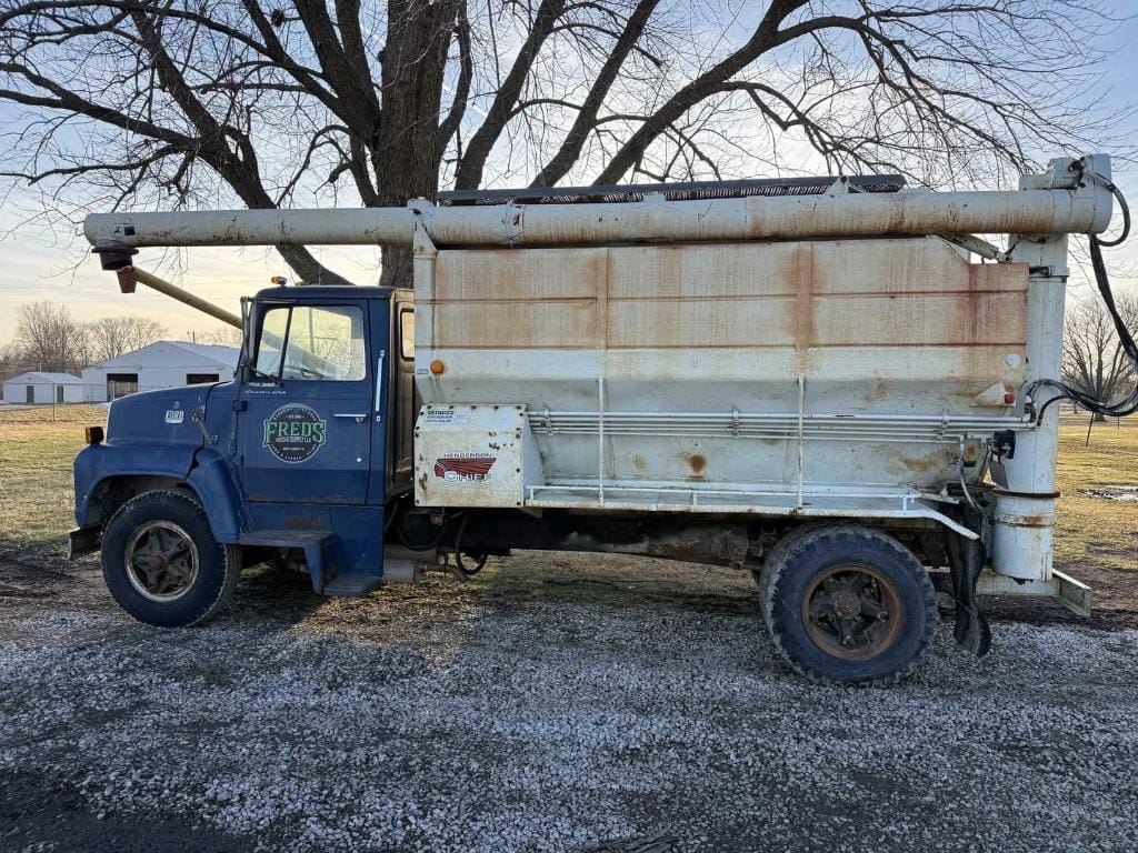 Ford F-750 Equipment Image0