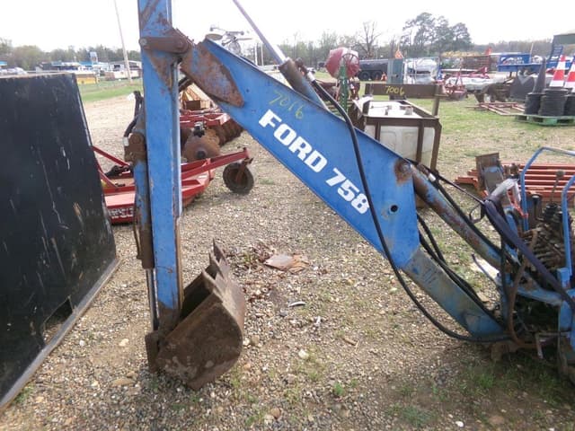 Image of Ford 758  equipment image 4
