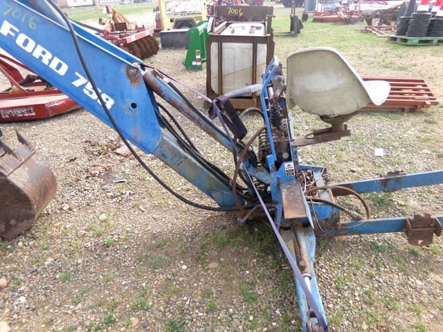 Image of Ford 758  equipment image 3