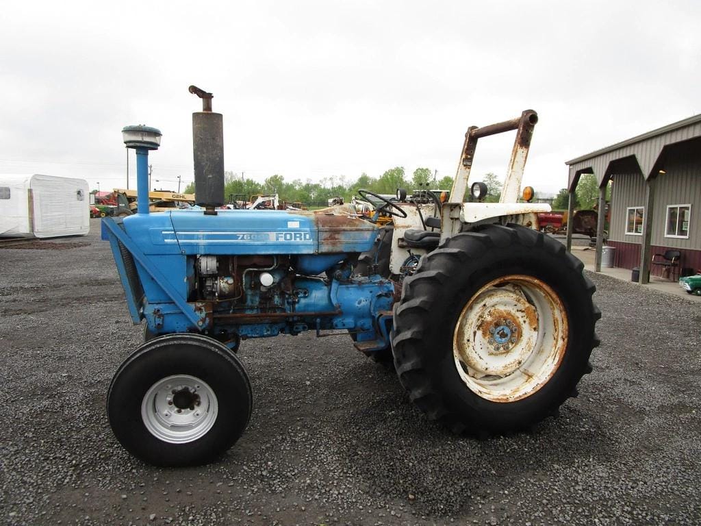 Main image Ford 7600