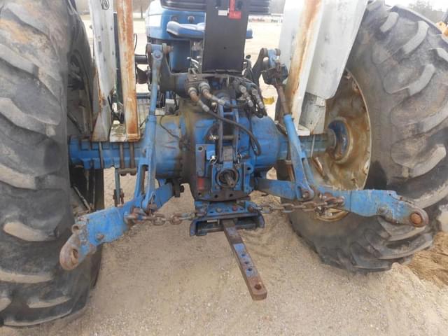 Image of Ford 7600 equipment image 4