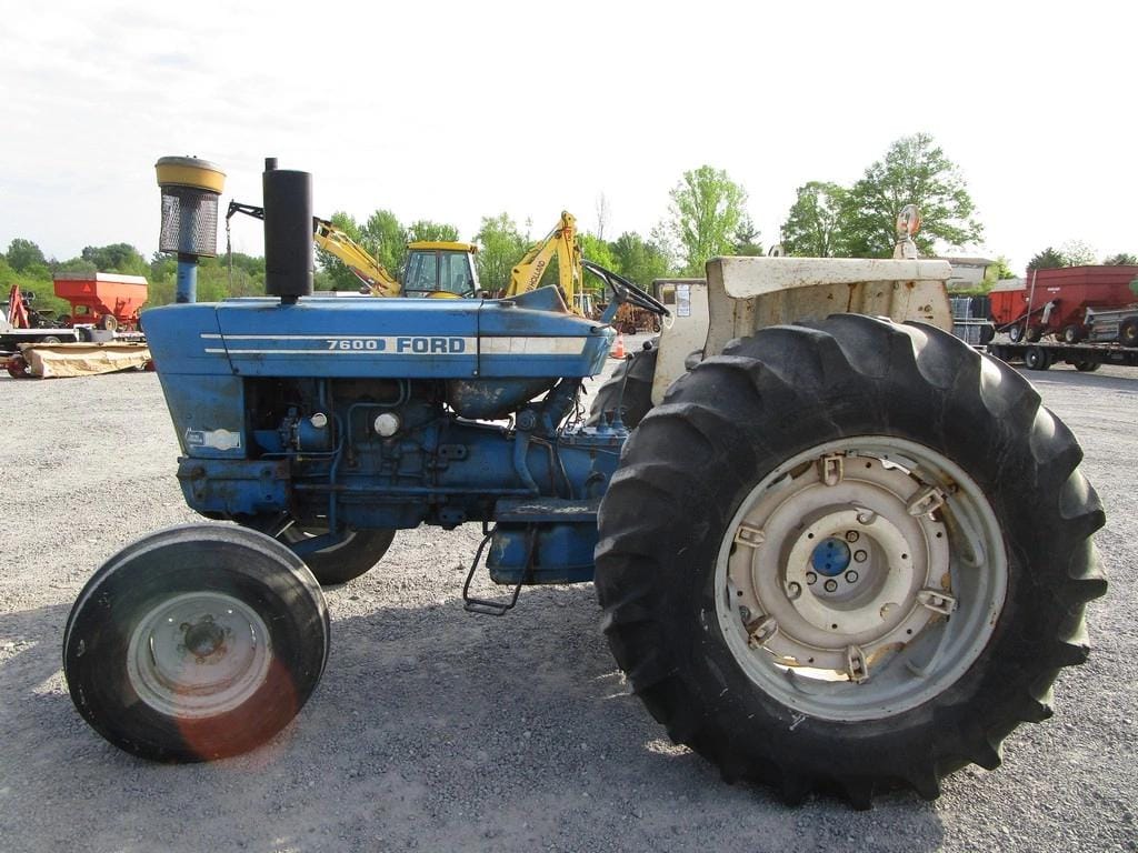 Main image Ford 7600