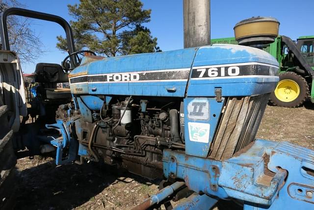 Image of Ford 7610 equipment image 2