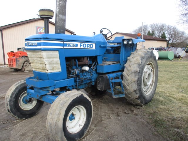 Main image Ford 7700