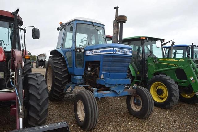 Image of Ford 7700 equipment image 3