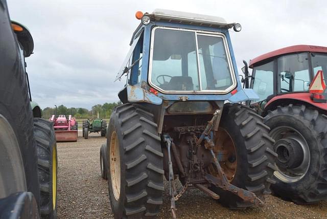 Image of Ford 7700 equipment image 1