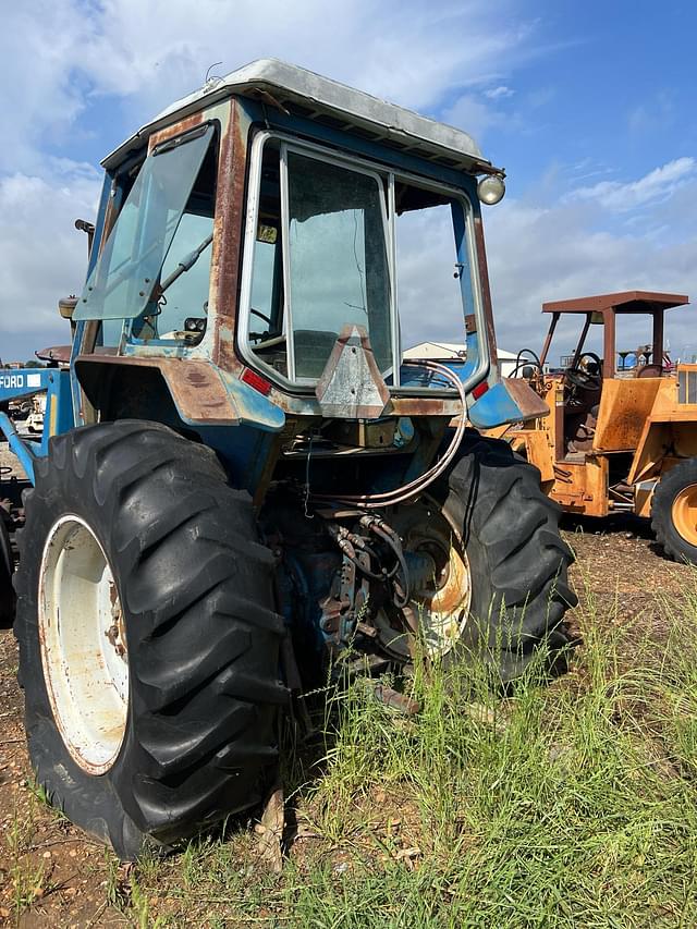 Image of Ford 7700 equipment image 3