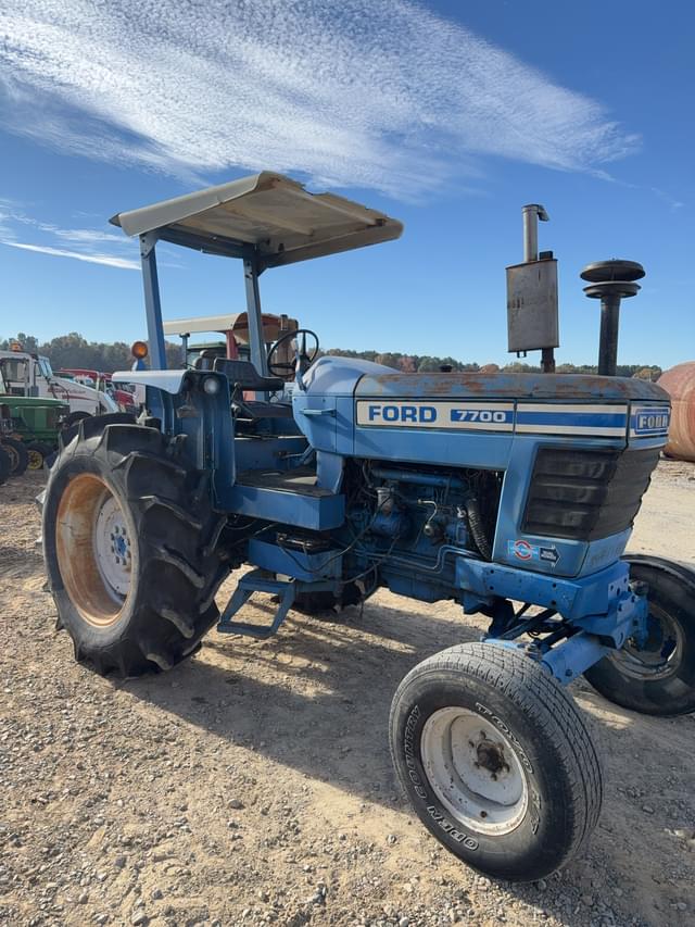 Image of Ford 7700 equipment image 2