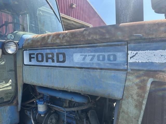 Image of Ford 7700 equipment image 2