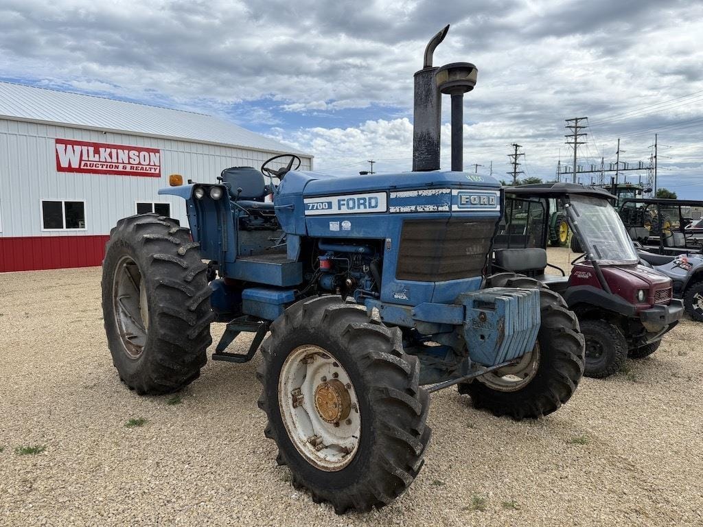 Main image Ford 7700