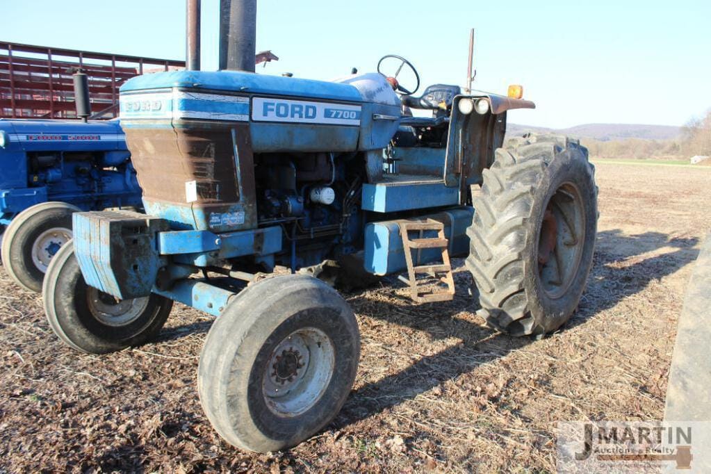 Main image Ford 7700