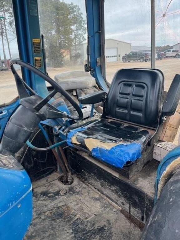 Image of Ford 7700 equipment image 2