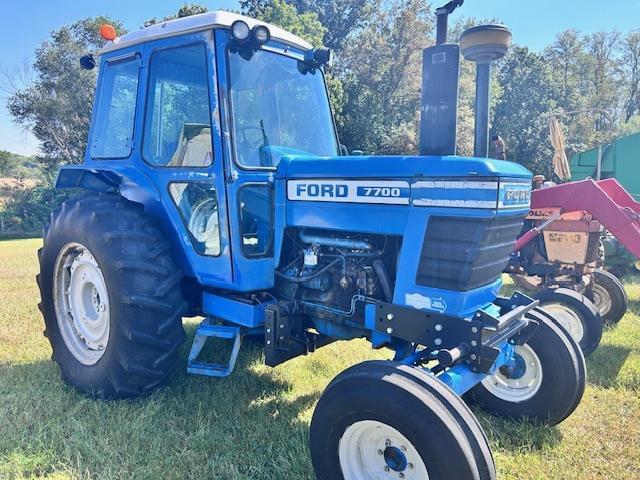 Image of Ford 7700 equipment image 1