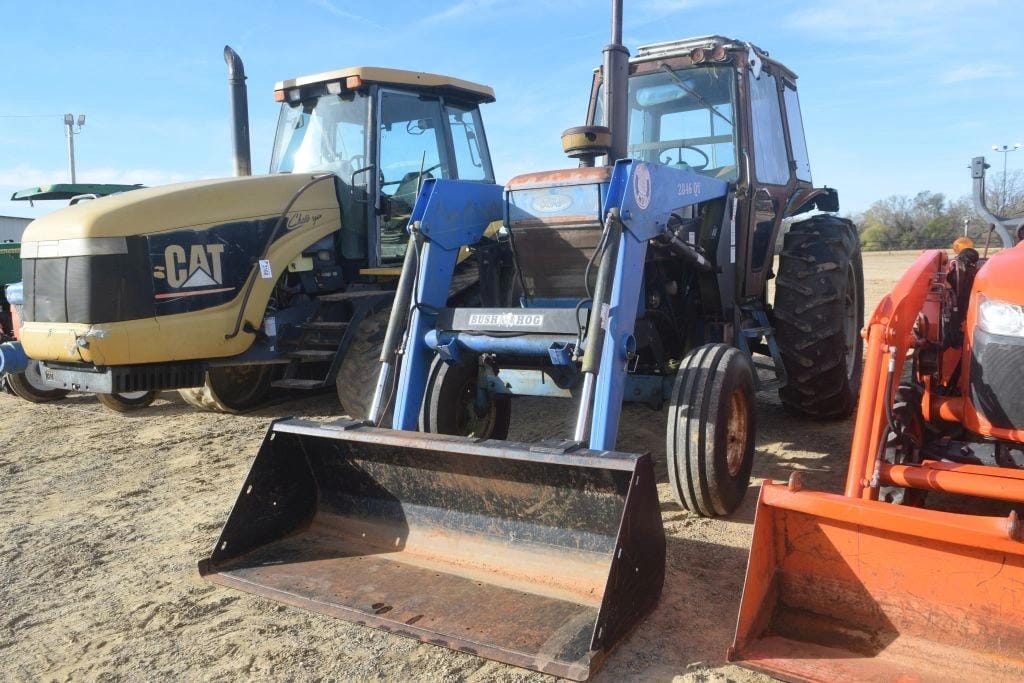 Ford 7710 Equipment Image0