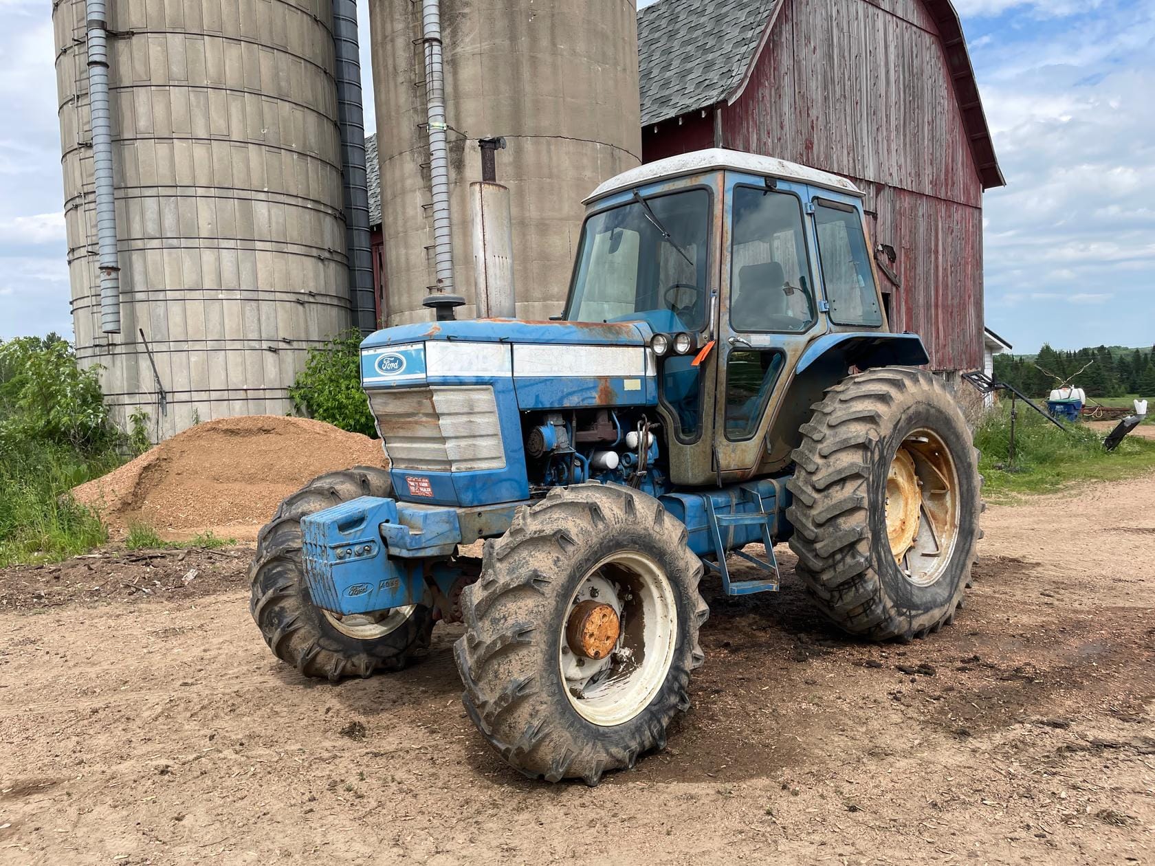 Ford 7710 Equipment Image0