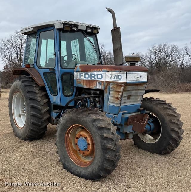 Image of Ford 7710 equipment image 2