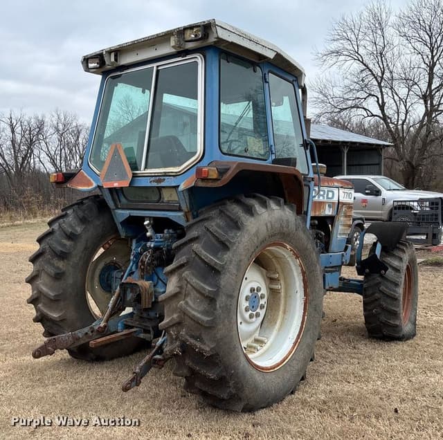Image of Ford 7710 equipment image 4