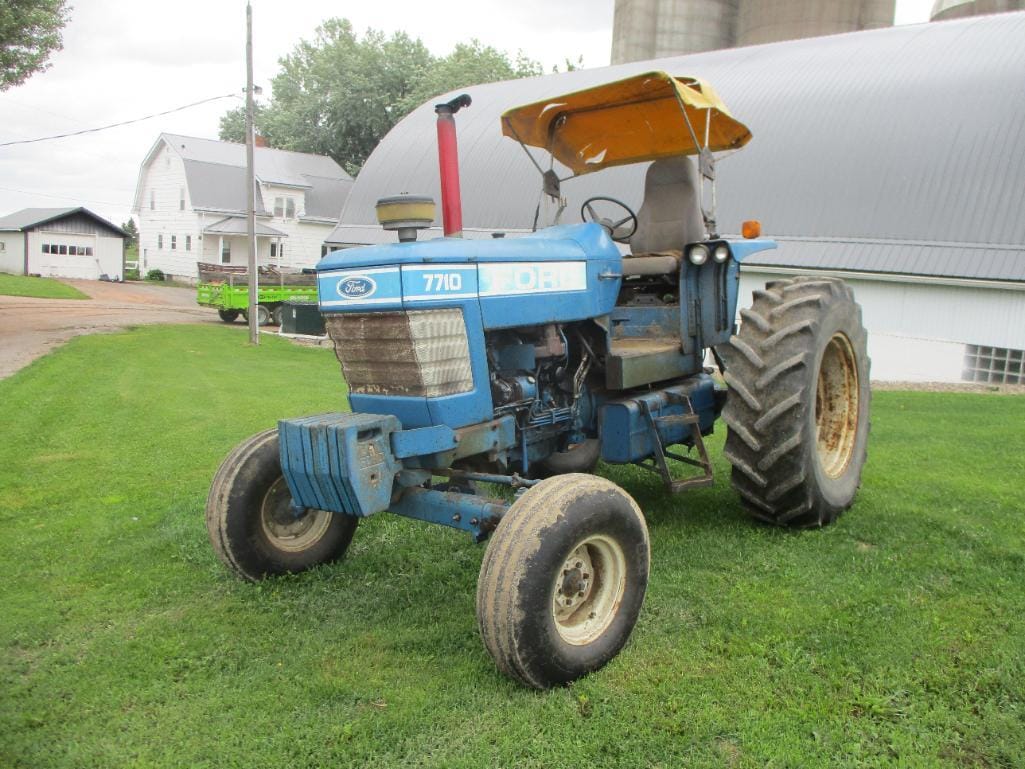 Main image Ford 7710