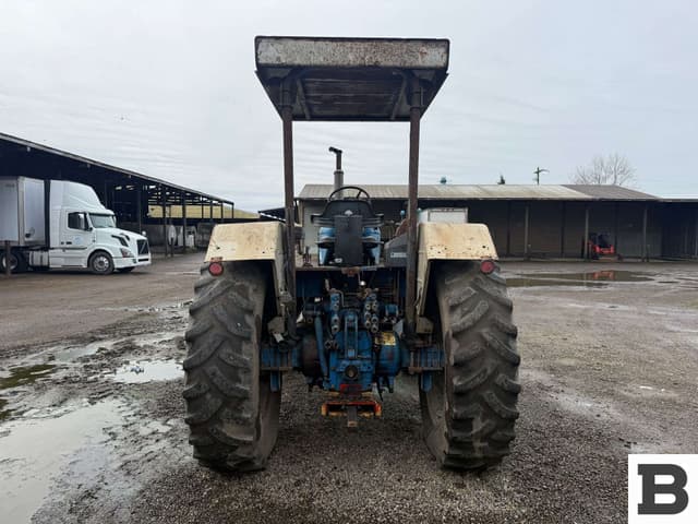 Image of Ford 7710 equipment image 3