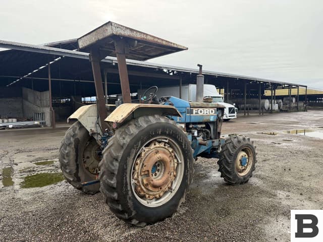 Image of Ford 7710 equipment image 4