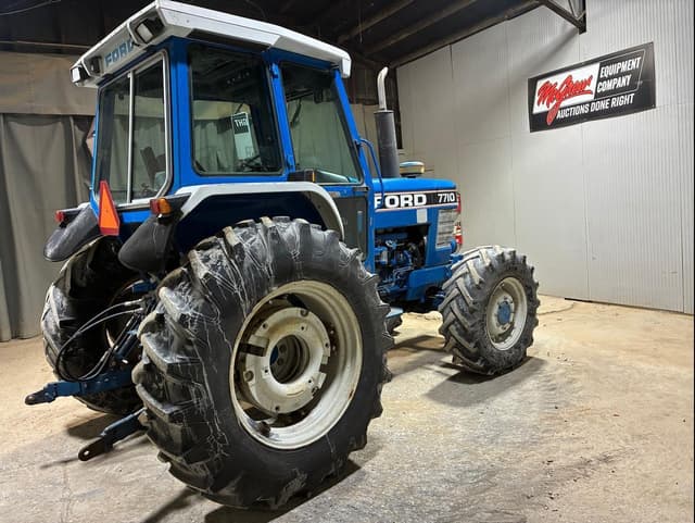 Image of Ford 7710 equipment image 4