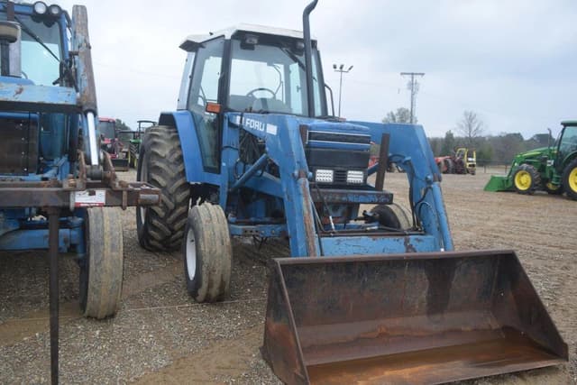 Image of Ford 7740 equipment image 3