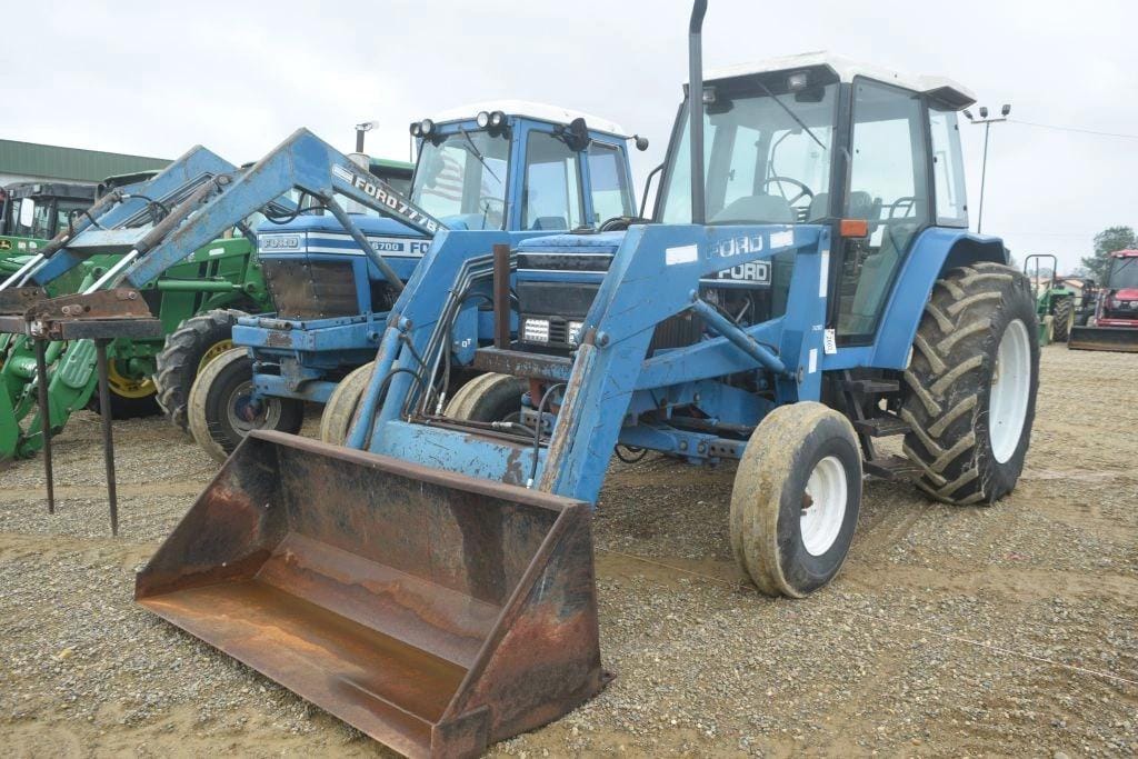Ford 7740 Equipment Image0