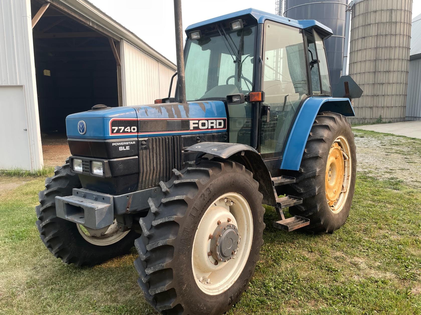 Ford 7740 Equipment Image0