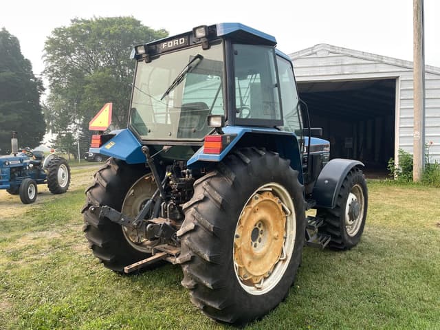 Image of Ford 7740 equipment image 4