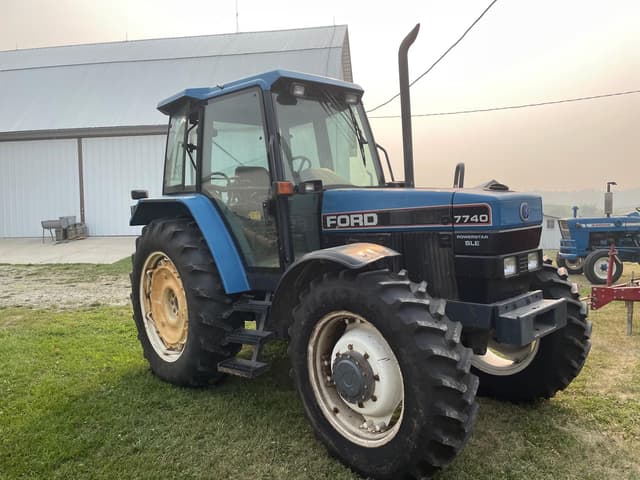 Image of Ford 7740 equipment image 2