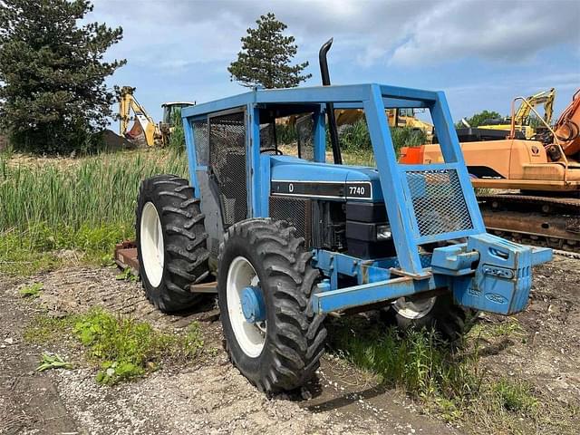 Image of Ford 7740 equipment image 3