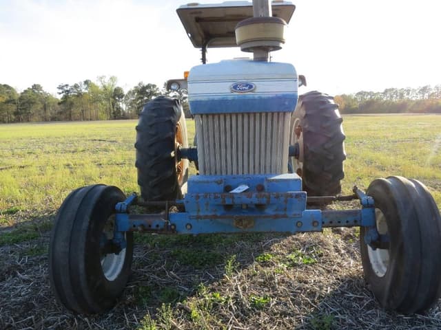 Image of Ford 7810 equipment image 2