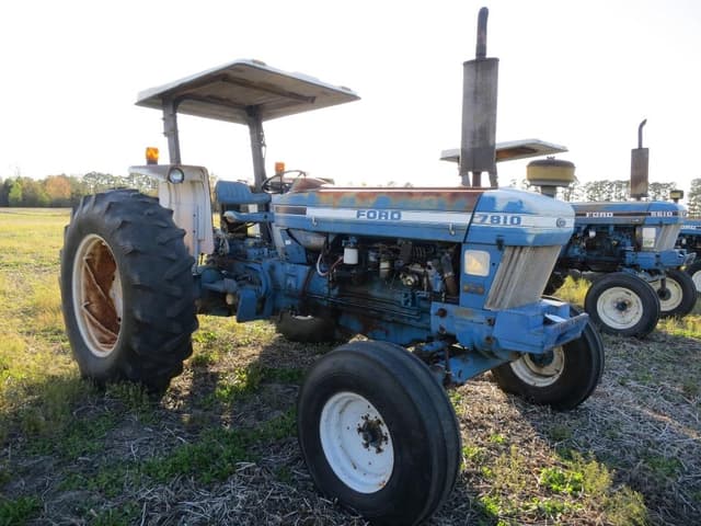 Image of Ford 7810 equipment image 3