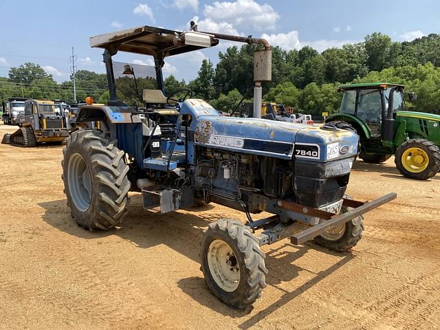 Image of Ford 7840 equipment image 3