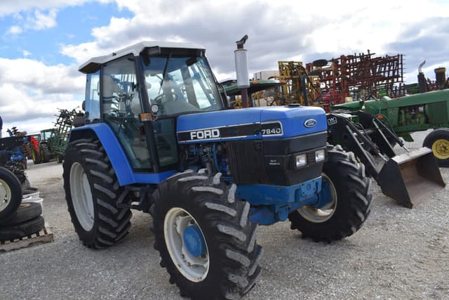 Image of Ford 7840 equipment image 3