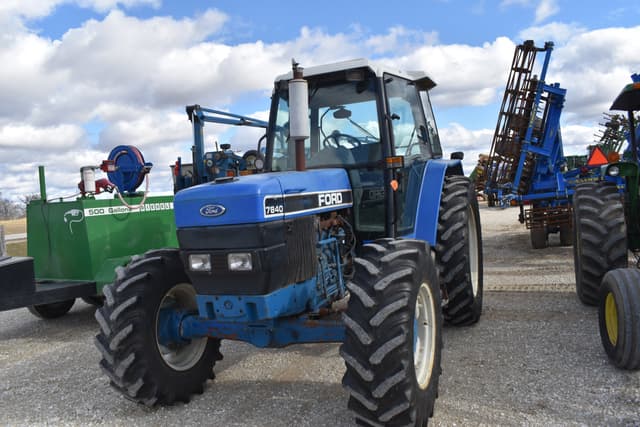 Image of Ford 7840 equipment image 1