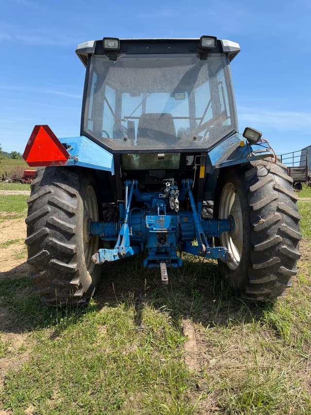 Image of Ford 7840 equipment image 3