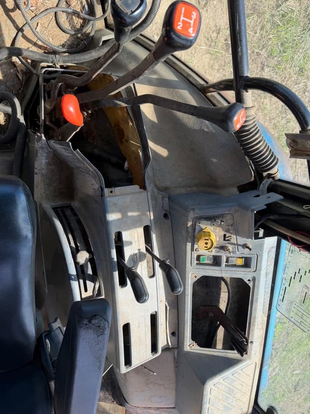 Image of Ford 7840 equipment image 4