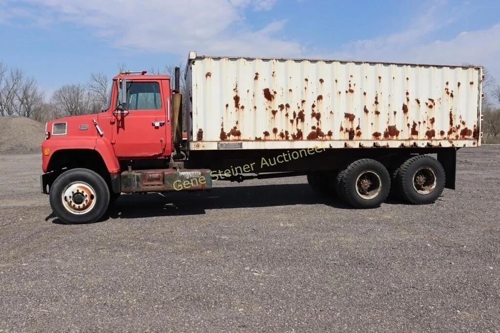 Ford LNT9000 Equipment Image0