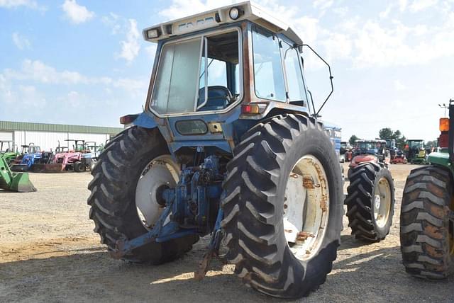 Image of Ford 7910 equipment image 2