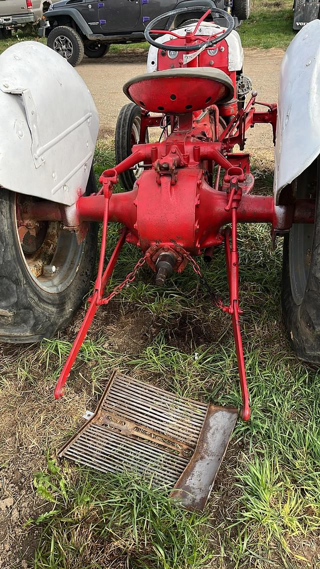 Image of Ford 8N equipment image 4