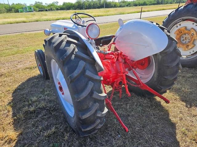 Image of Ford 8N equipment image 4